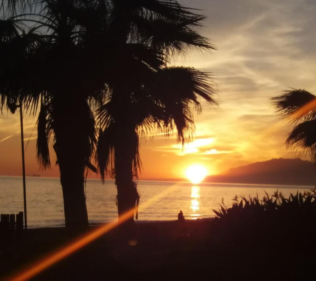 Apartamentos Victoria La Cala Del Moral Екстер'єр фото